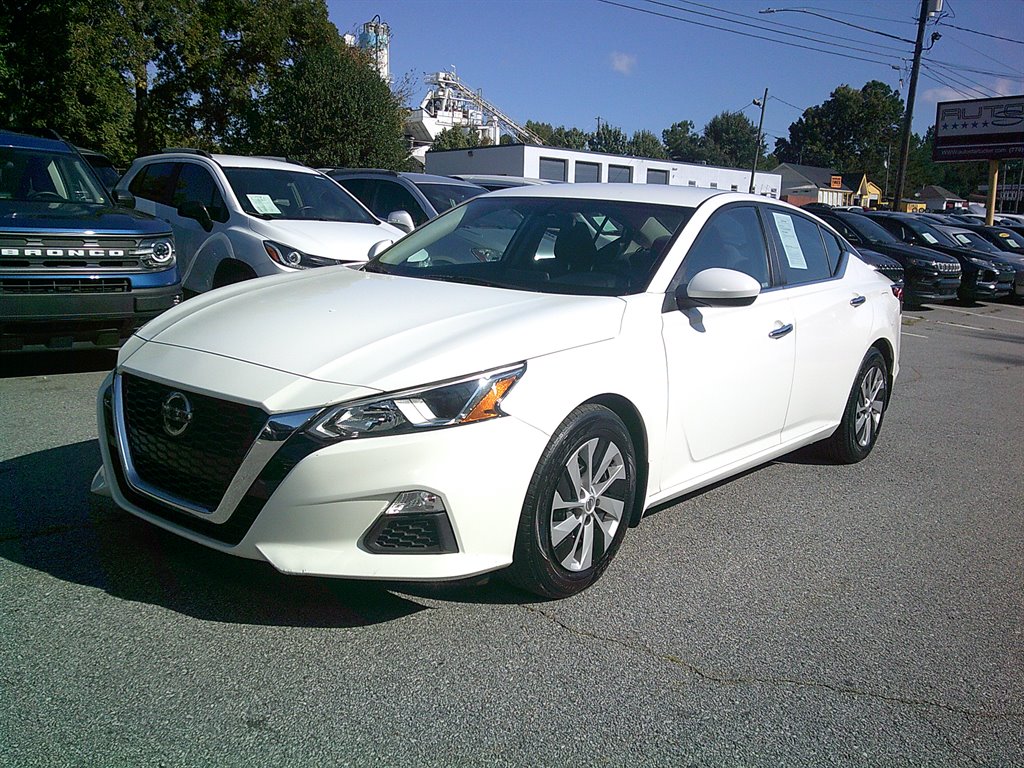 2020 Nissan Altima S's photo